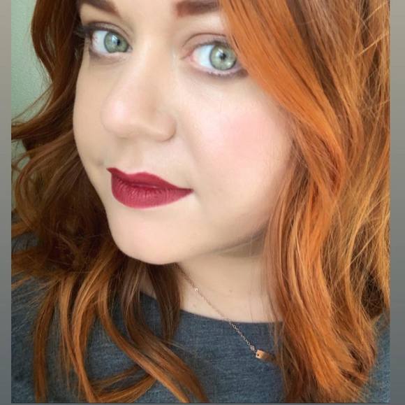 Meet your Posher, Britt - Picture 1 of 1